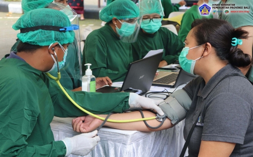 Vaksinasi massal Covid-19