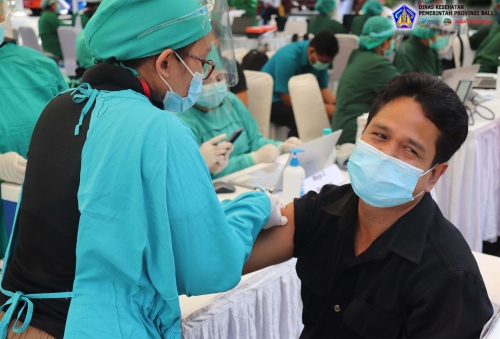 Vaksinasi massal Covid-19