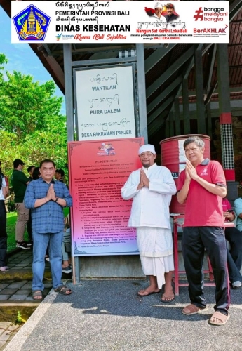 Pemasangan Papan Pengumuman Desa KBS 2